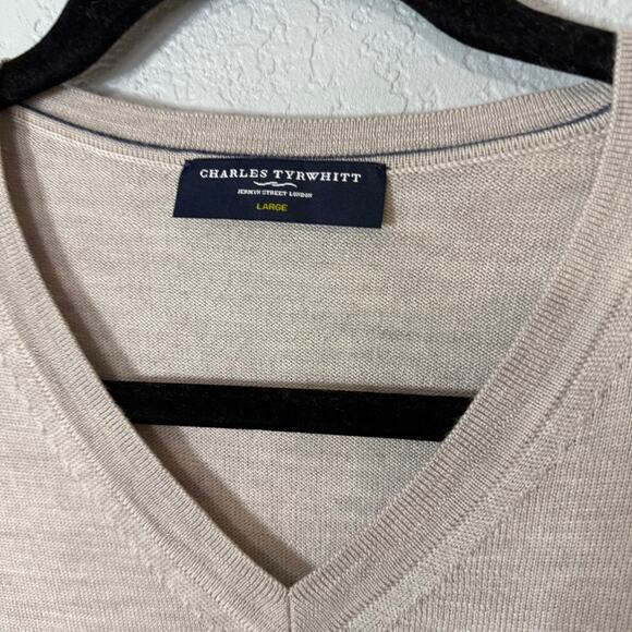 Charles Tyrwhitt Merino V Neck Sweater Size Large - Picture 4 of 6